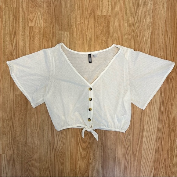 H&M DIVIDED White Tie Front Crop Top - Picture 4 of 10